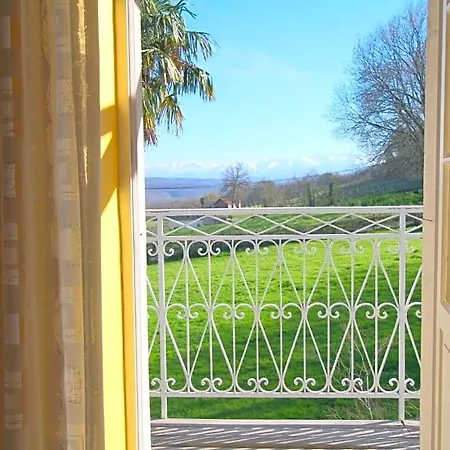 Canterou Bed and breakfast Monein